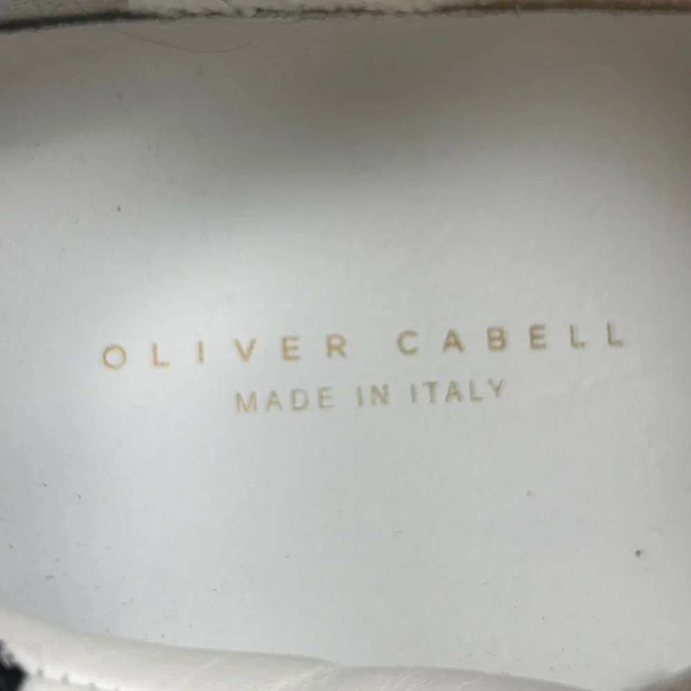 Oliver Cabell‎ White Sneakers Women Size 42 Gray Accent Casual Shoes
